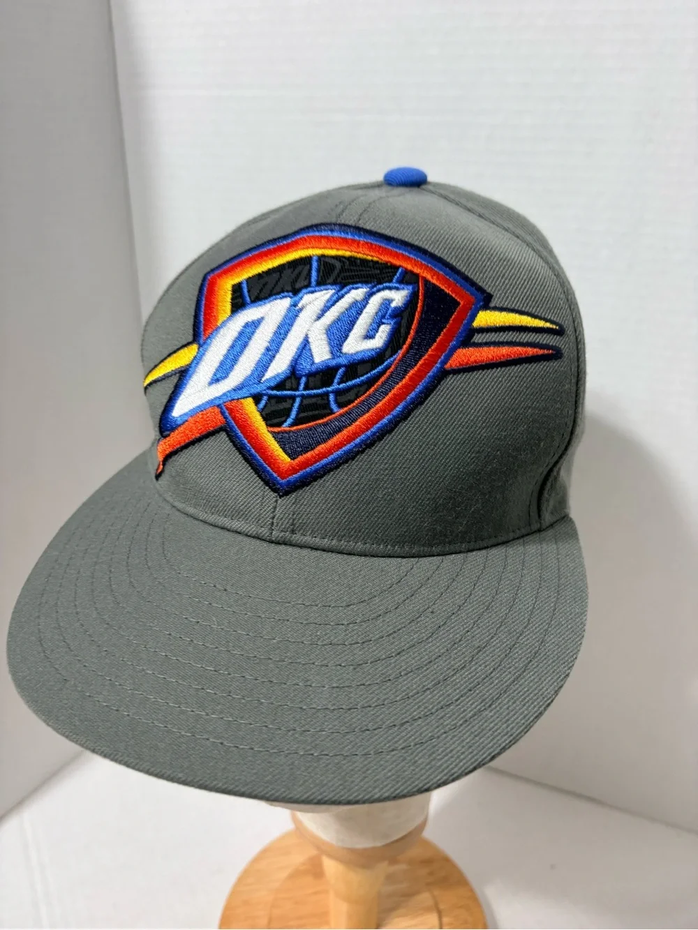 adidas Kids Gray Fitted Cap Hat with Multicolor Basketball OKC Thunder Patch 7